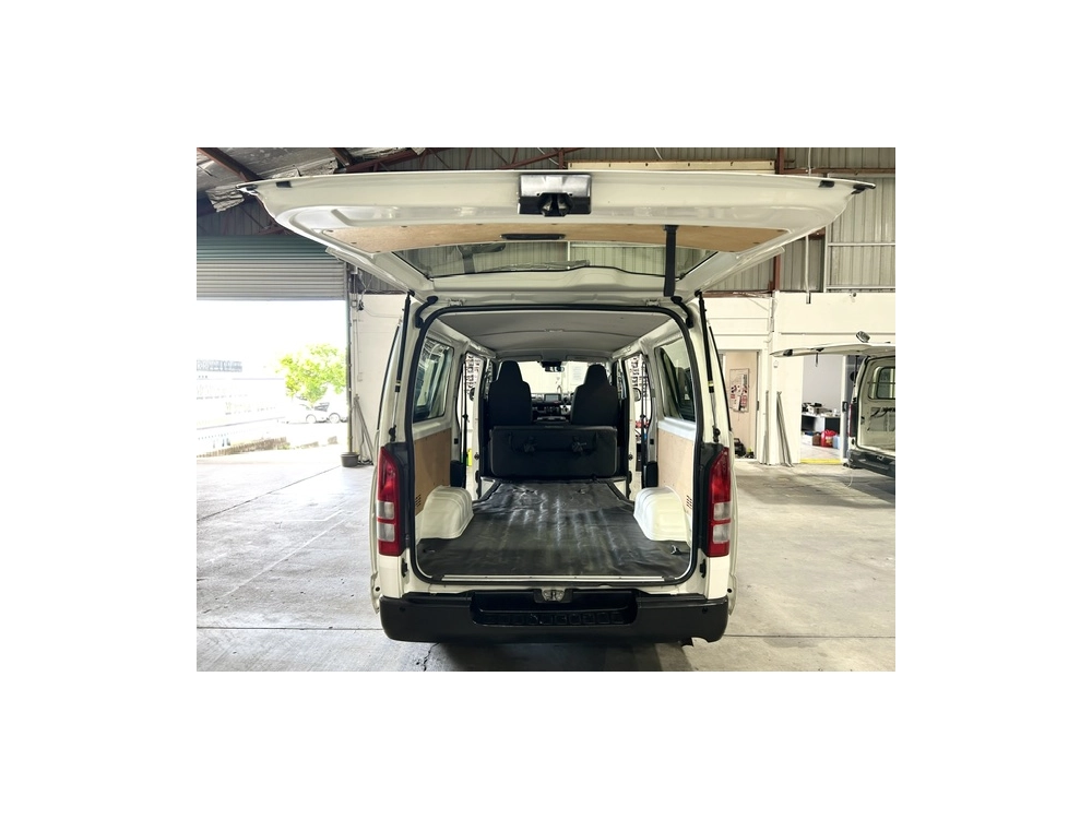 2018 Toyota Hiace = 6 Seaters = ONLY 89kms!! *** $1000 DISCOUNTED for FUEL