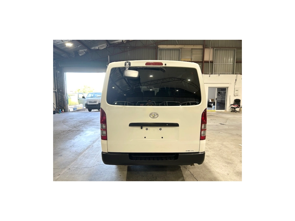 2015 Toyota Hiace 6 Seater LOW 90km_ $500 DISCOUNTED FOR FUEL (1 WEEK ONLY)