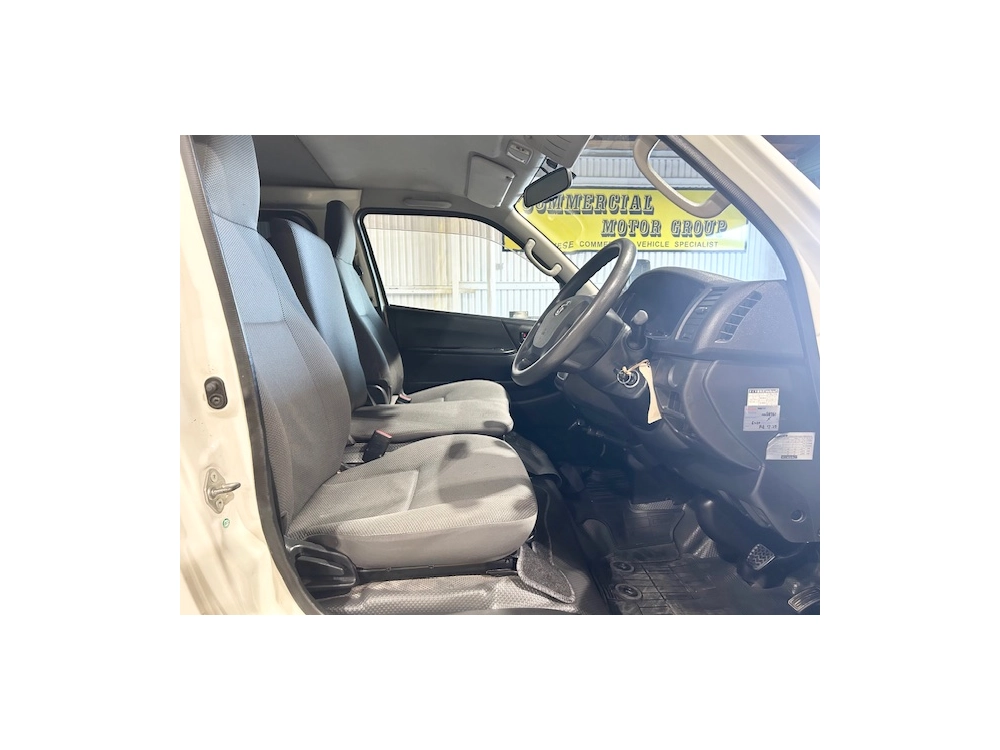2015 Toyota Hiace 6 Seater - NEW YEAR SALE -