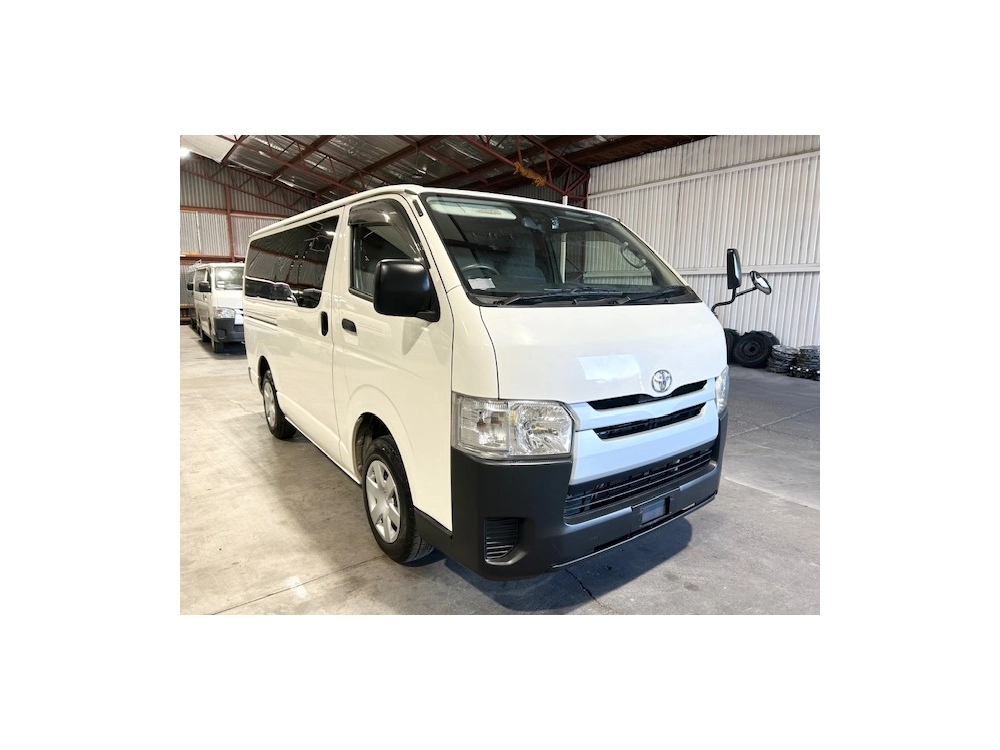 2015 Toyota Hiace 6 Seater LOW 90km_ $500 DISCOUNTED FOR FUEL (1 WEEK ONLY)