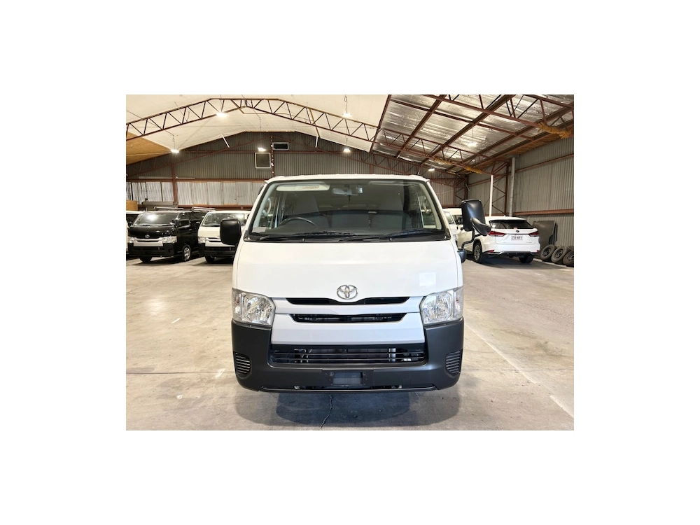 2015 Toyota Hiace 6 Seater LOW 90km_ $500 DISCOUNTED FOR FUEL (1 WEEK ONLY)