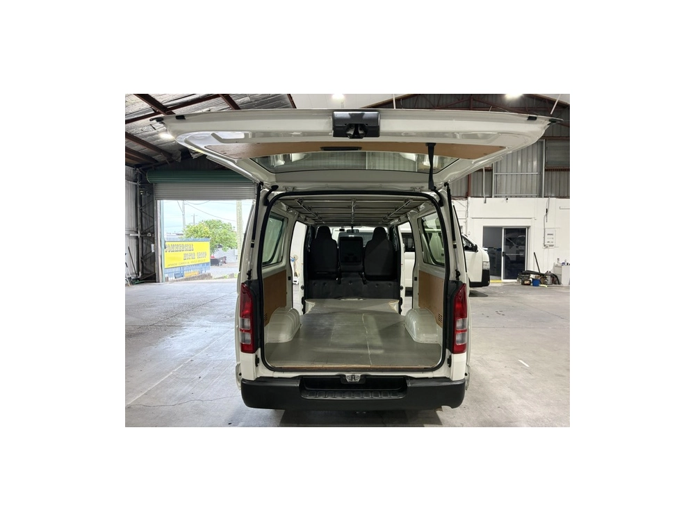 2020 Toyota Hiace ** TIMBER FLOOR** 2 Sliding Doors