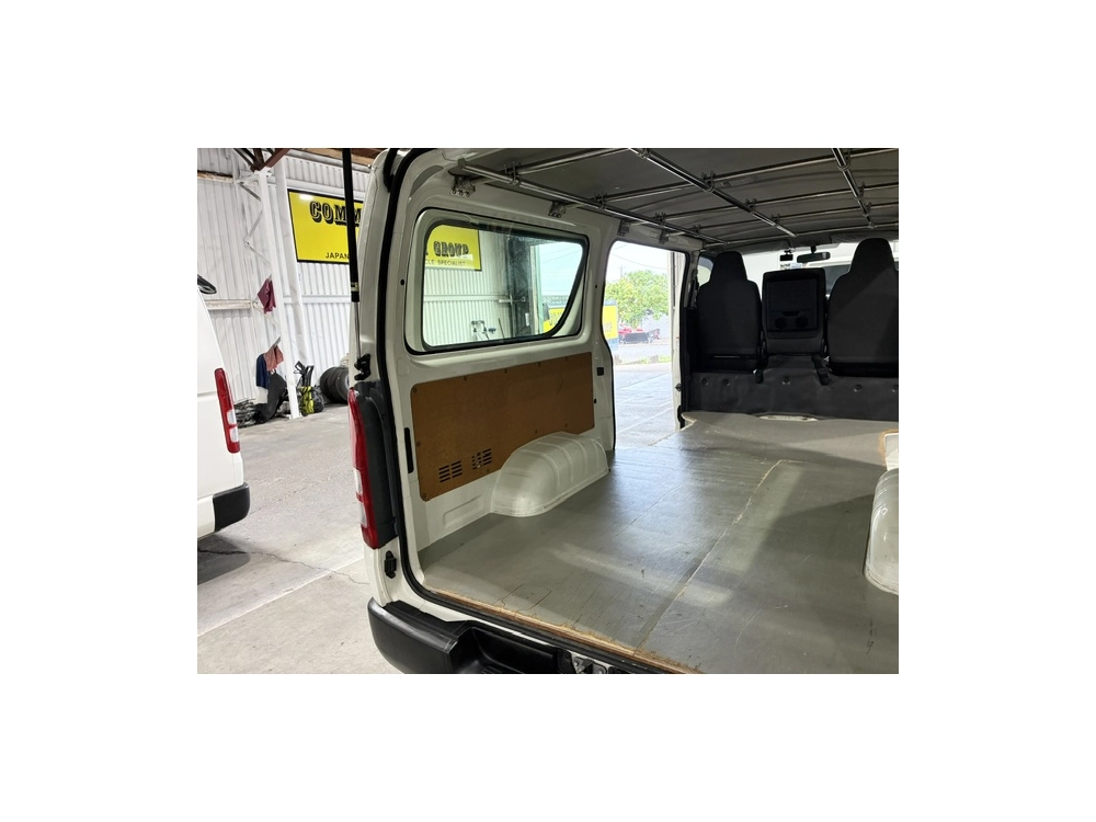 2020 Toyota Hiace ** TIMBER FLOOR** 2 Sliding Doors