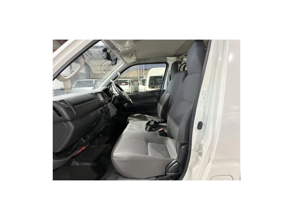 2020 Toyota Hiace ** TIMBER FLOOR** 2 Sliding Doors