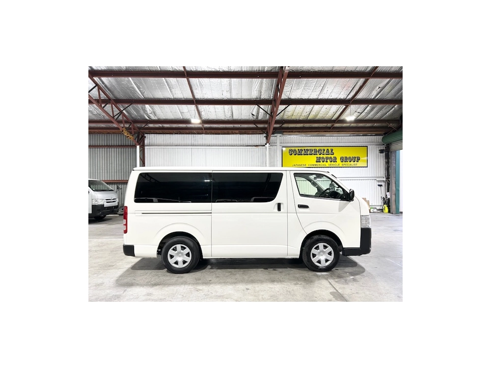 2019 Toyota Hiace = FULL TIME 4WD _ SUPER LOW 92kms =