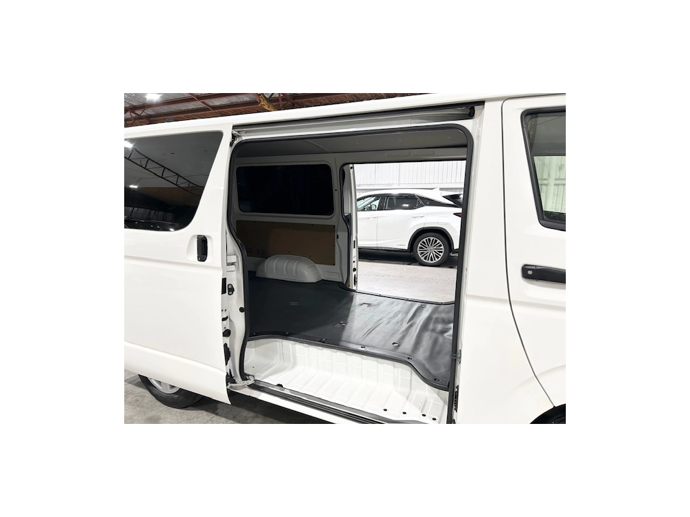 2019 Toyota Hiace = FULL TIME 4WD _ SUPER LOW 92kms =
