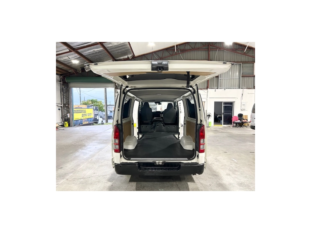 2019 Toyota Hiace = FULL TIME 4WD _ SUPER LOW 92kms =
