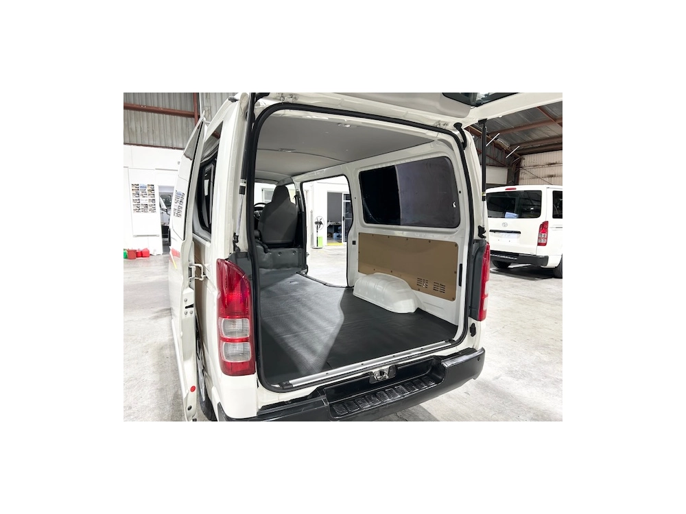 2019 Toyota Hiace = FULL TIME 4WD _ SUPER LOW 92kms =