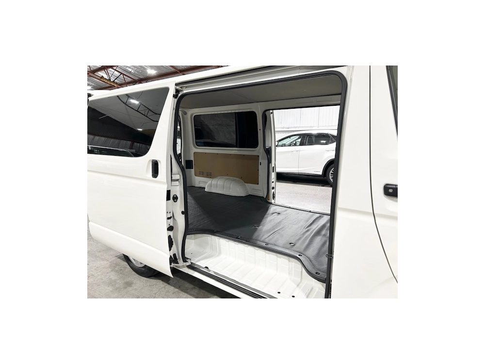 2019 Toyota Hiace = FULL TIME 4WD _ SUPER LOW 92kms =