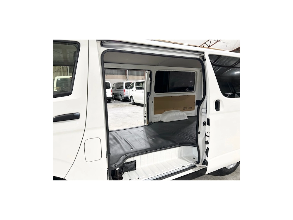 2019 Toyota Hiace = FULL TIME 4WD _ SUPER LOW 92kms =