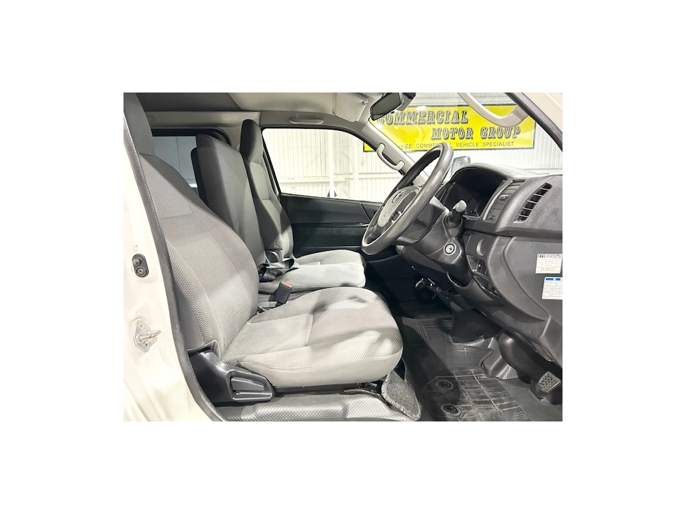 2019 Toyota Hiace = FULL TIME 4WD _ SUPER LOW 92kms =