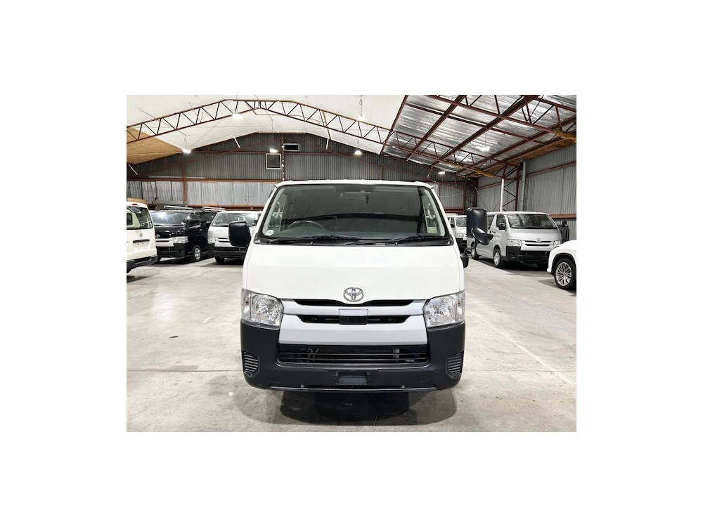 2019 Toyota Hiace = FULL TIME 4WD _ SUPER LOW 92kms =