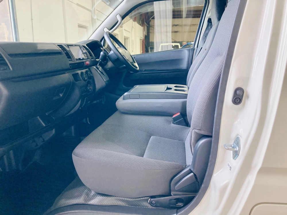 2019 Toyota Hiace 2.8L Diesel HIGHROOF *** BIG SALE_ WAS $39,995 NOW $36,595 ***