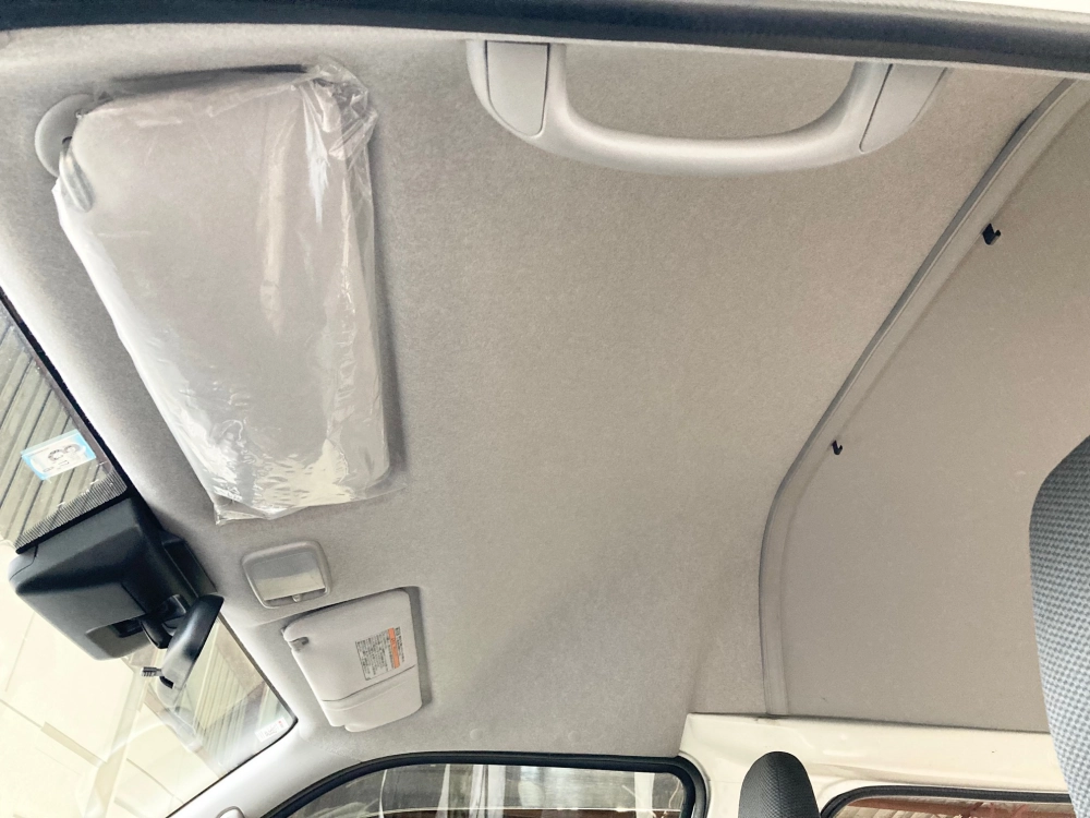 2019 Toyota Hiace 2.8L Diesel HIGHROOF *** BIG SALE_ WAS $39,995 NOW $36,595 ***