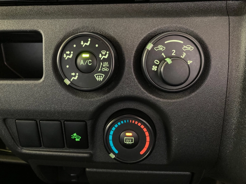 2019 Toyota Hiace 2.8L Diesel HIGHROOF *** BIG SALE_ WAS $39,995 NOW $36,595 ***