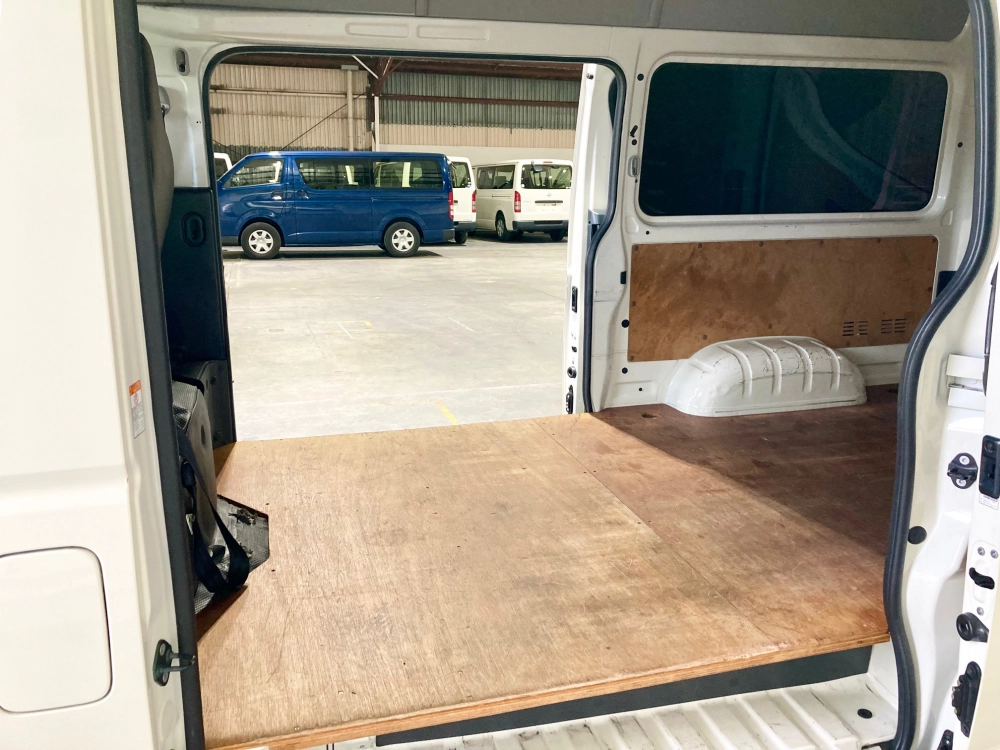 2019 Toyota Hiace 2.8L Diesel HIGHROOF *** BIG SALE_ WAS $39,995 NOW $36,595 ***