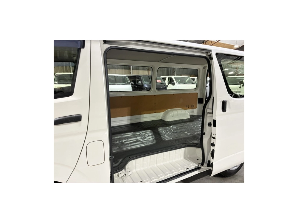 2020 Toyota Hiace = DUAL AIRBAGS = 