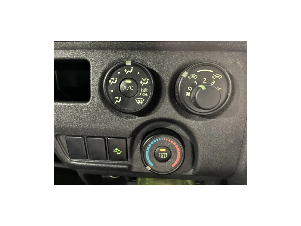 2020 Toyota Hiace = DUAL AIRBAGS = 
