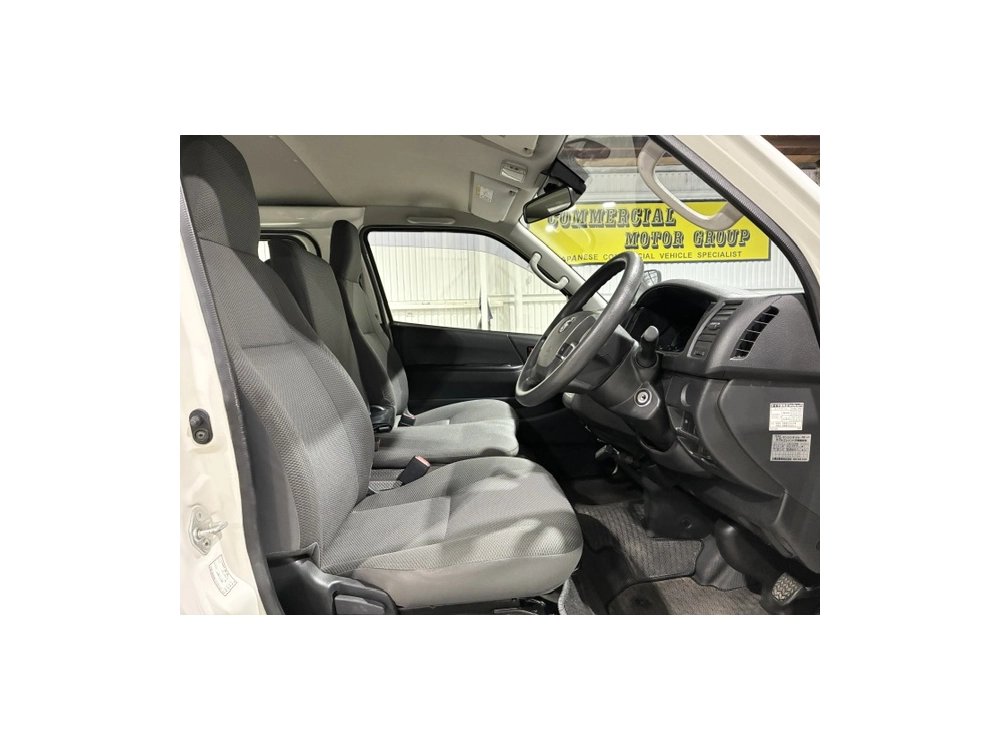 2020 Toyota Hiace = DUAL AIRBAGS = 