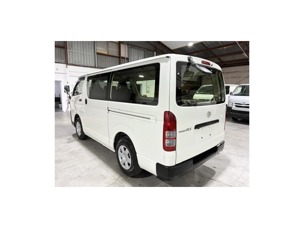 2020 Toyota Hiace = DUAL AIRBAGS = 