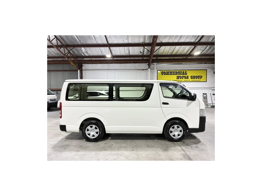 2020 Toyota Hiace = DUAL AIRBAGS = 