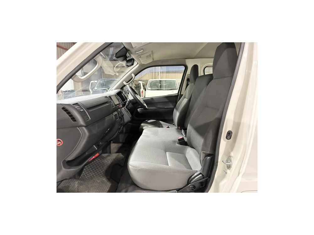 2020 Toyota Hiace = DUAL AIRBAGS = 