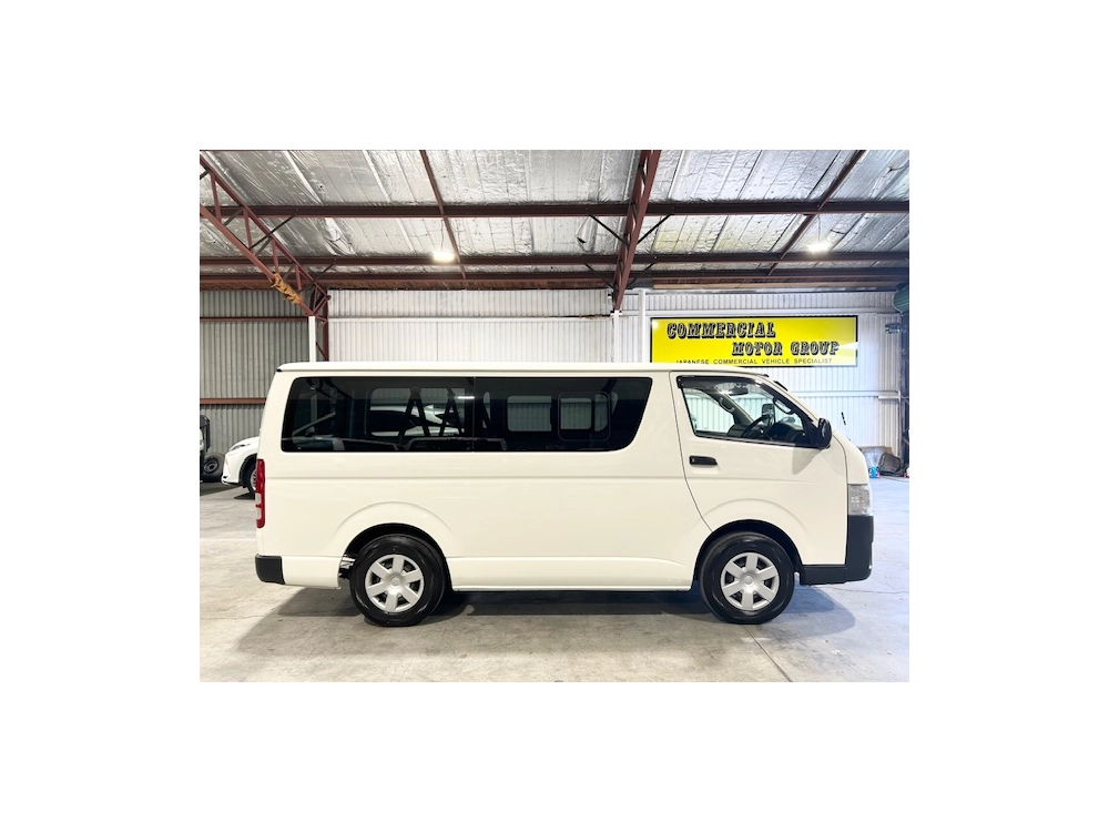 2019 Toyota Hiace Full Time 4WD / 9 Seater (Removable) *NEW YEAR SALE*