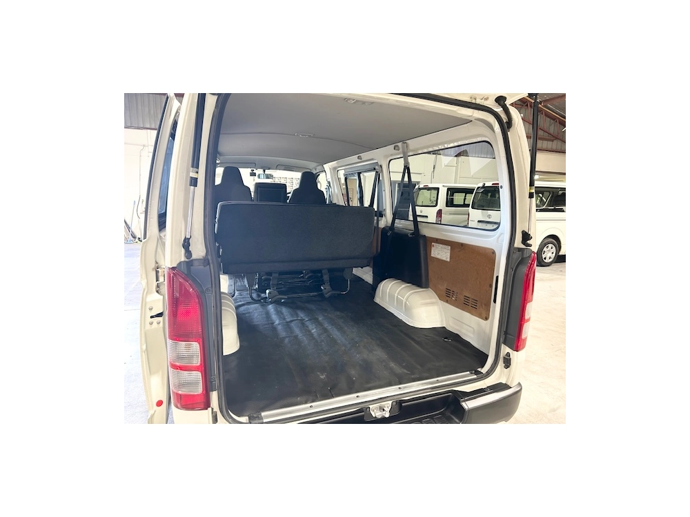 2019 Toyota Hiace Full Time 4WD / 9 Seater (Removable) *NEW YEAR SALE*