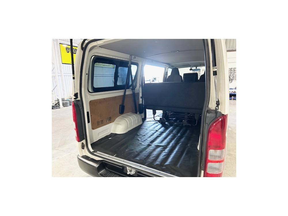 2019 Toyota Hiace Full Time 4WD / 9 Seater (Removable) *NEW YEAR SALE*
