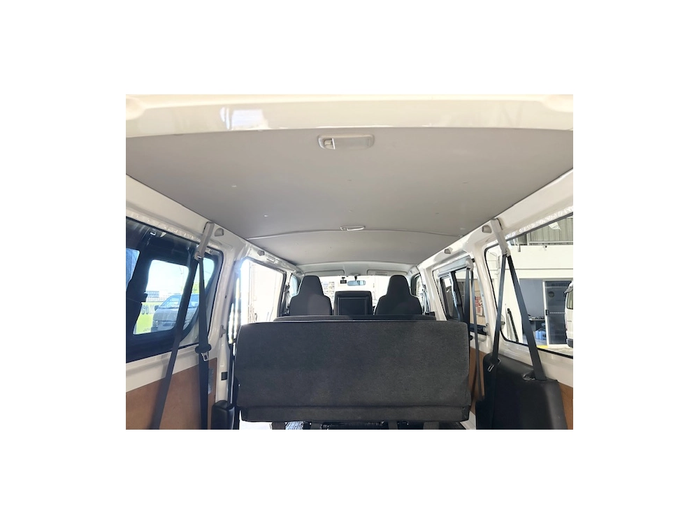 2019 Toyota Hiace Full Time 4WD / 9 Seater (Removable) *NEW YEAR SALE*