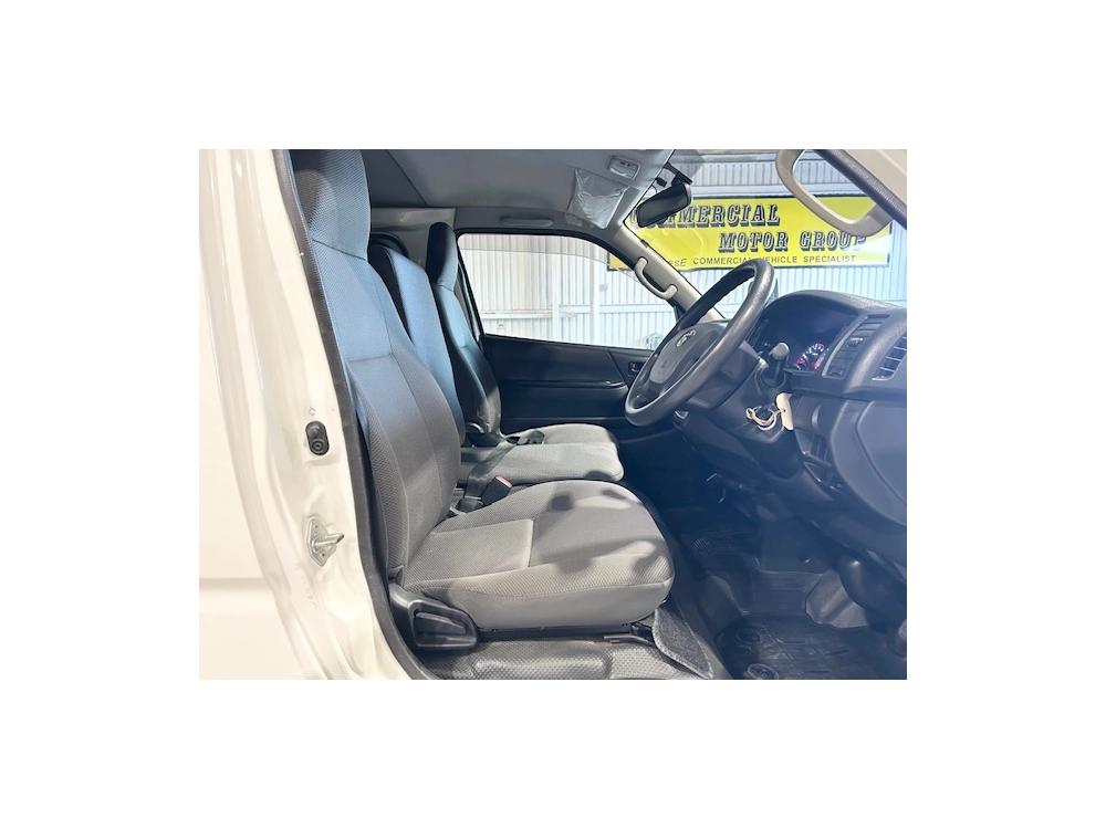 2019 Toyota Hiace Full Time 4WD / 9 Seater (Removable) *NEW YEAR SALE*