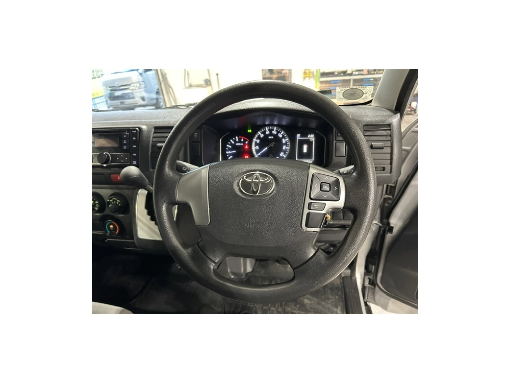 2020 Toyota Hiace =4X4= FACELIFT MODEL _ 6 SEATER $1000 DISCOUNTED for Fuel 