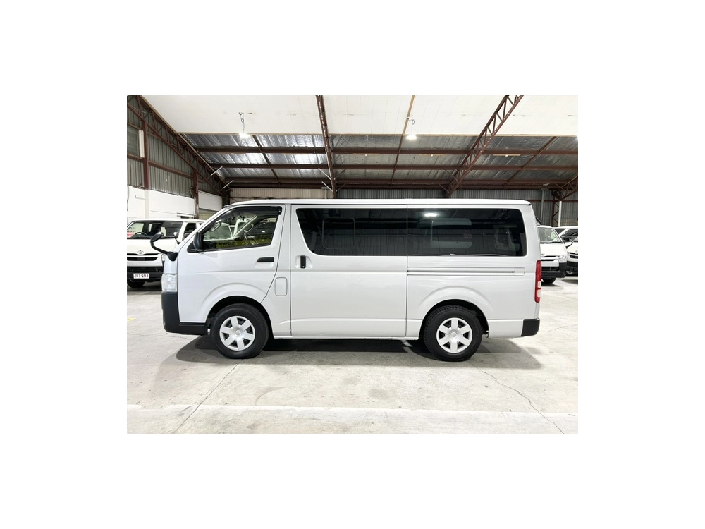 2020 Toyota Hiace =4X4= FACELIFT MODEL _ 6 SEATER $1000 DISCOUNTED for Fuel 