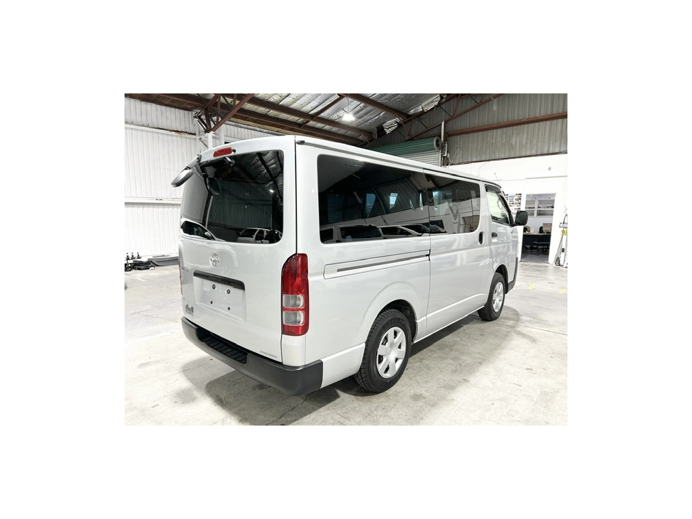 2020 Toyota Hiace =4X4= FACELIFT MODEL _ 6 SEATER $1000 DISCOUNTED for Fuel 