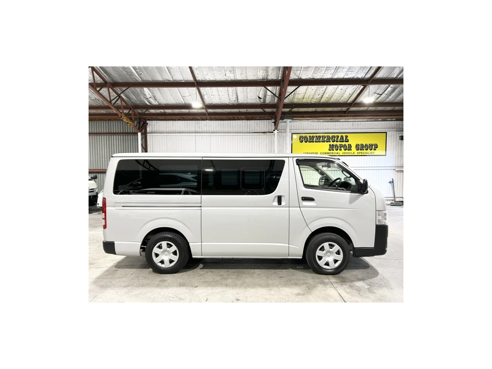 2020 Toyota Hiace =4X4= FACELIFT MODEL _ 6 SEATER $1000 DISCOUNTED for Fuel 