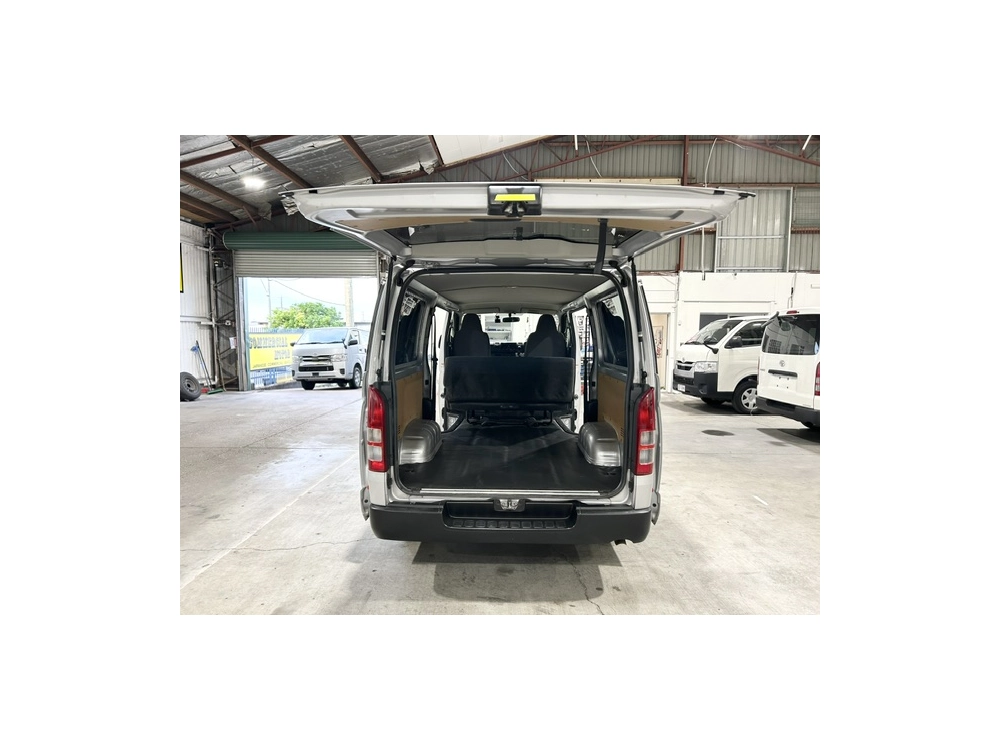 2020 Toyota Hiace =4X4= FACELIFT MODEL _ 6 SEATER $1000 DISCOUNTED for Fuel 