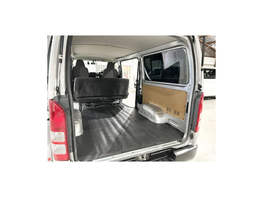 2020 Toyota Hiace =4X4= FACELIFT MODEL _ 6 SEATER $1000 DISCOUNTED for Fuel 