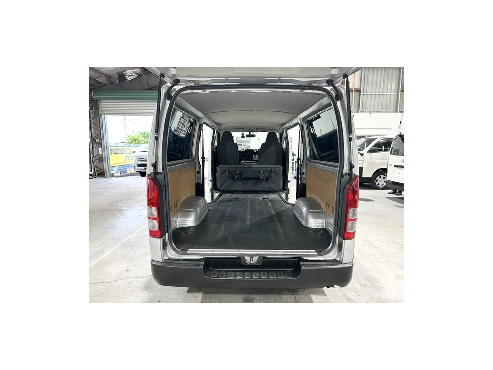 2020 Toyota Hiace =4X4= FACELIFT MODEL _ 6 SEATER $1000 DISCOUNTED for Fuel 