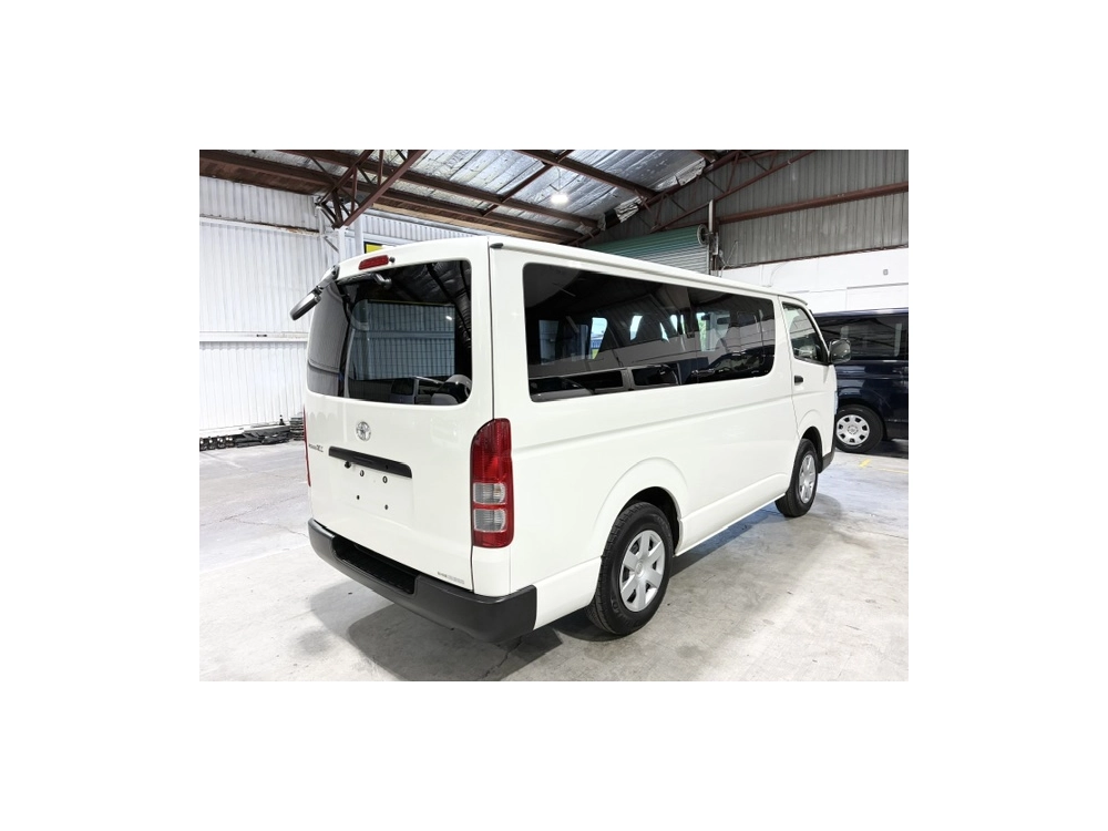 2019 Toyota Hiace =4X4= REAR AIRCON / 6 or 9 Seaters