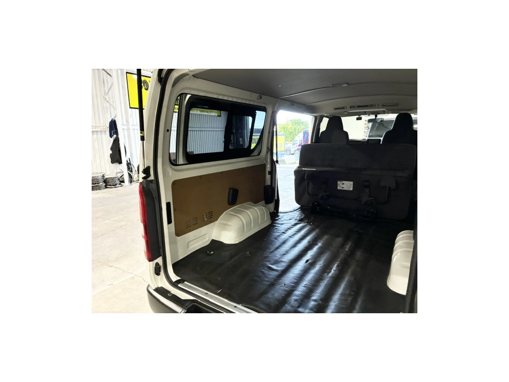 2019 Toyota Hiace =4X4= REAR AIRCON / 6 or 9 Seaters