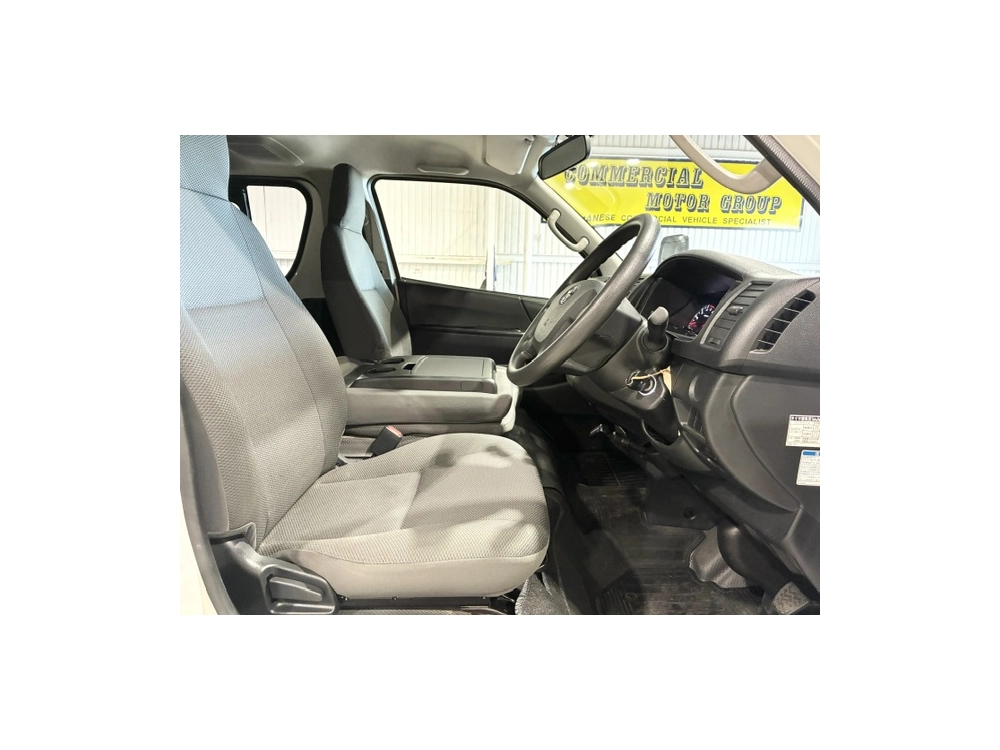 2019 Toyota Hiace =4X4= REAR AIRCON / 6 or 9 Seaters