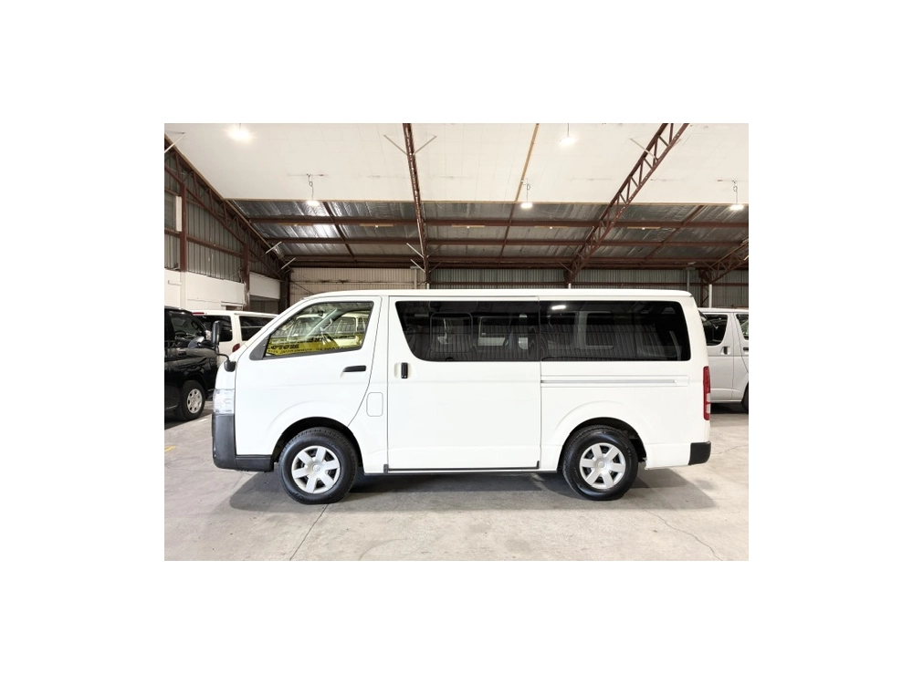 2019 Toyota Hiace =4X4= REAR AIRCON / 6 or 9 Seaters
