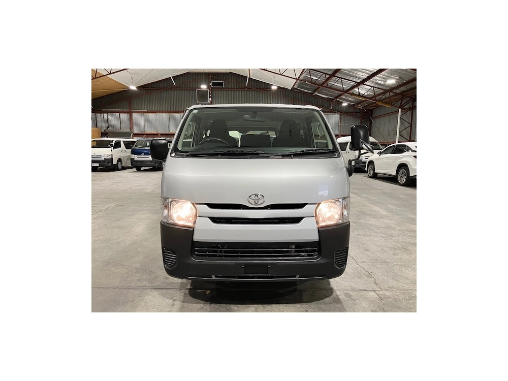 2017 Toyota Hiace DIESEL TURBO 3L 