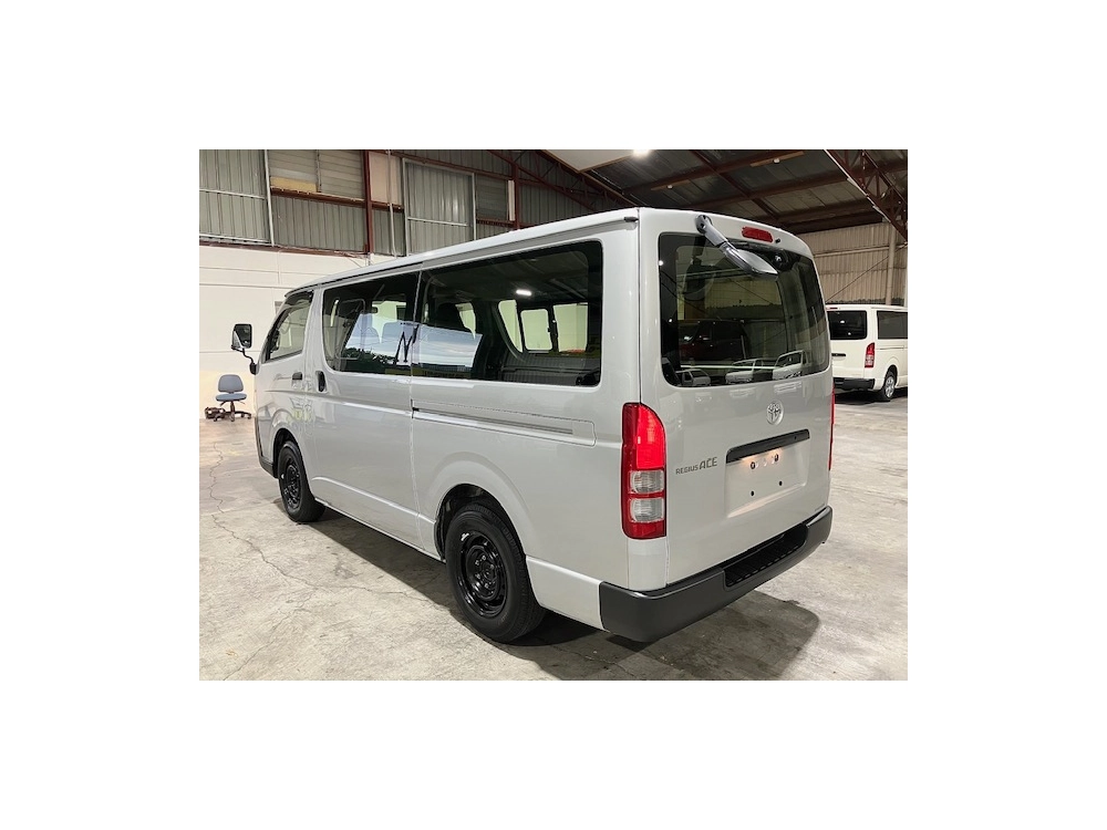 2017 Toyota Hiace DIESEL TURBO 3L 