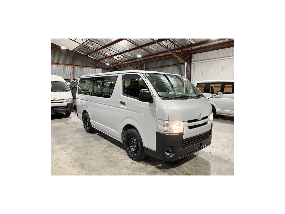 2017 Toyota Hiace DIESEL TURBO 3L 