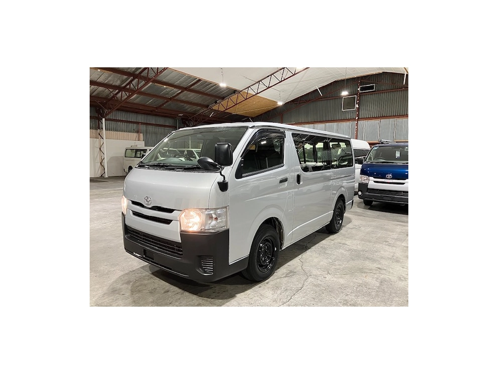 2017 Toyota Hiace DIESEL TURBO 3L 