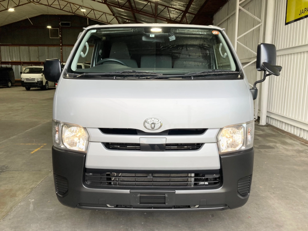 2018 Toyota Hiace 2.8L DIESEL TURBO *** BIG SALE *** WAS $34,995 _ NOW $31,595