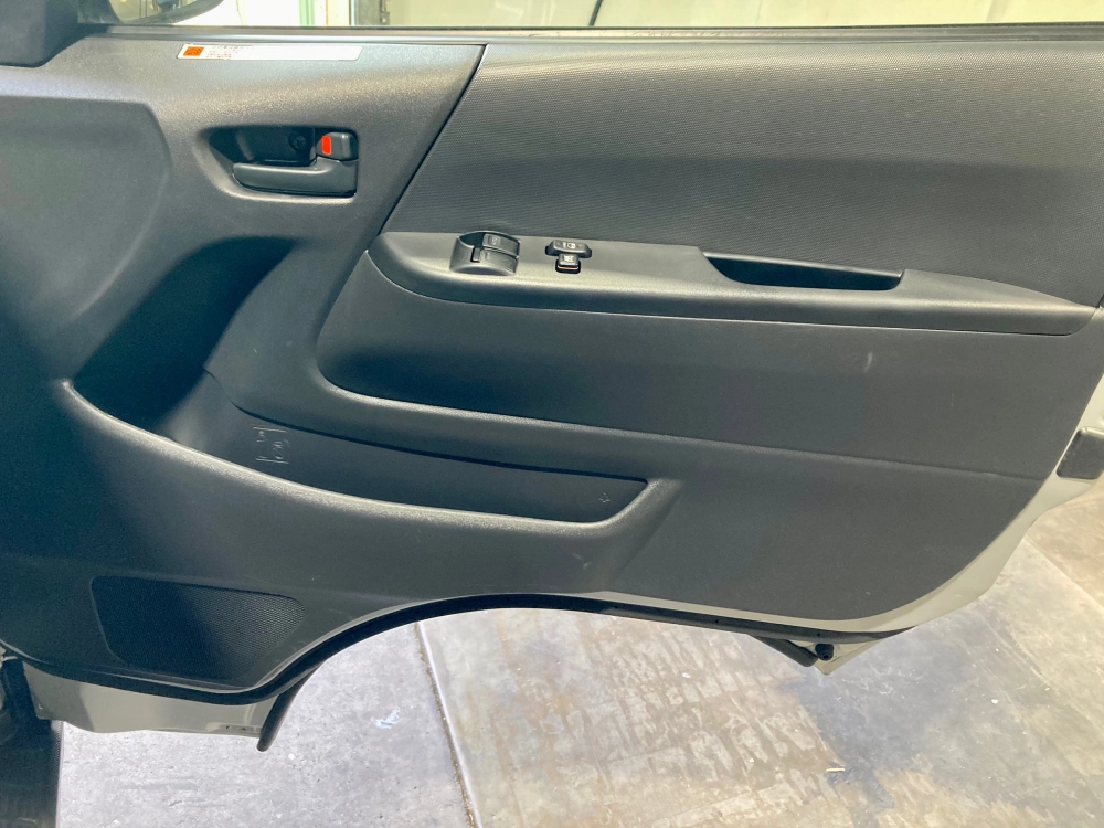 2018 Toyota Hiace 2.8L DIESEL TURBO *** BIG SALE *** WAS $34,995 _ NOW $31,595