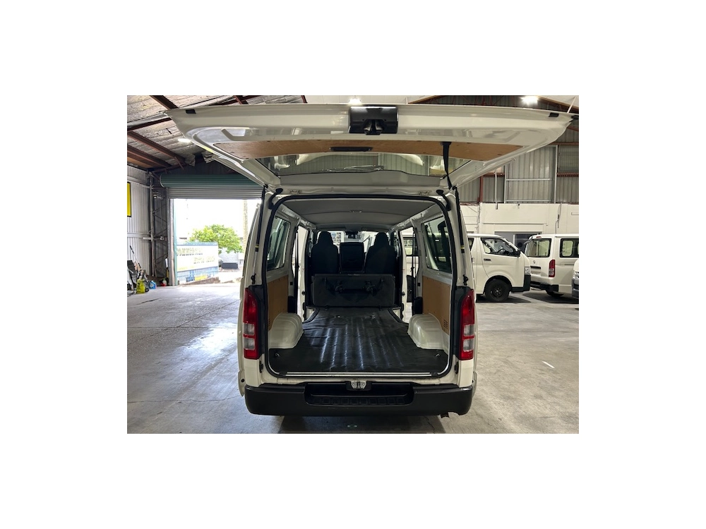 Toyota Hiace 6 Seaters ** ON HOLD **