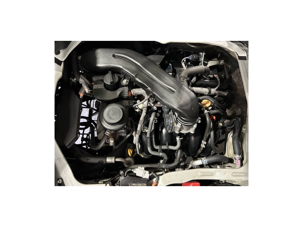 2018 Toyota Hiace =4wd= 6 Seaters